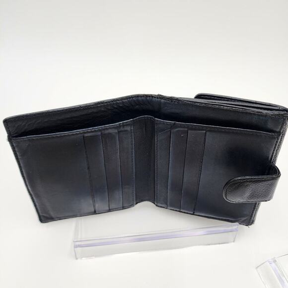 CHANEL VINTAGE BLACK CAVIAR BI-FOLD WALLET WITH COIN POUCH - Picture 12 of 12